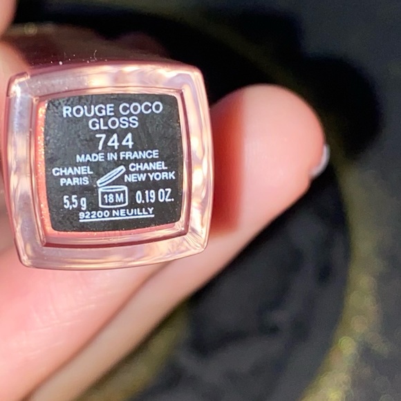 Chanel lipgloss 744 and 722 - Picture 2 of 5